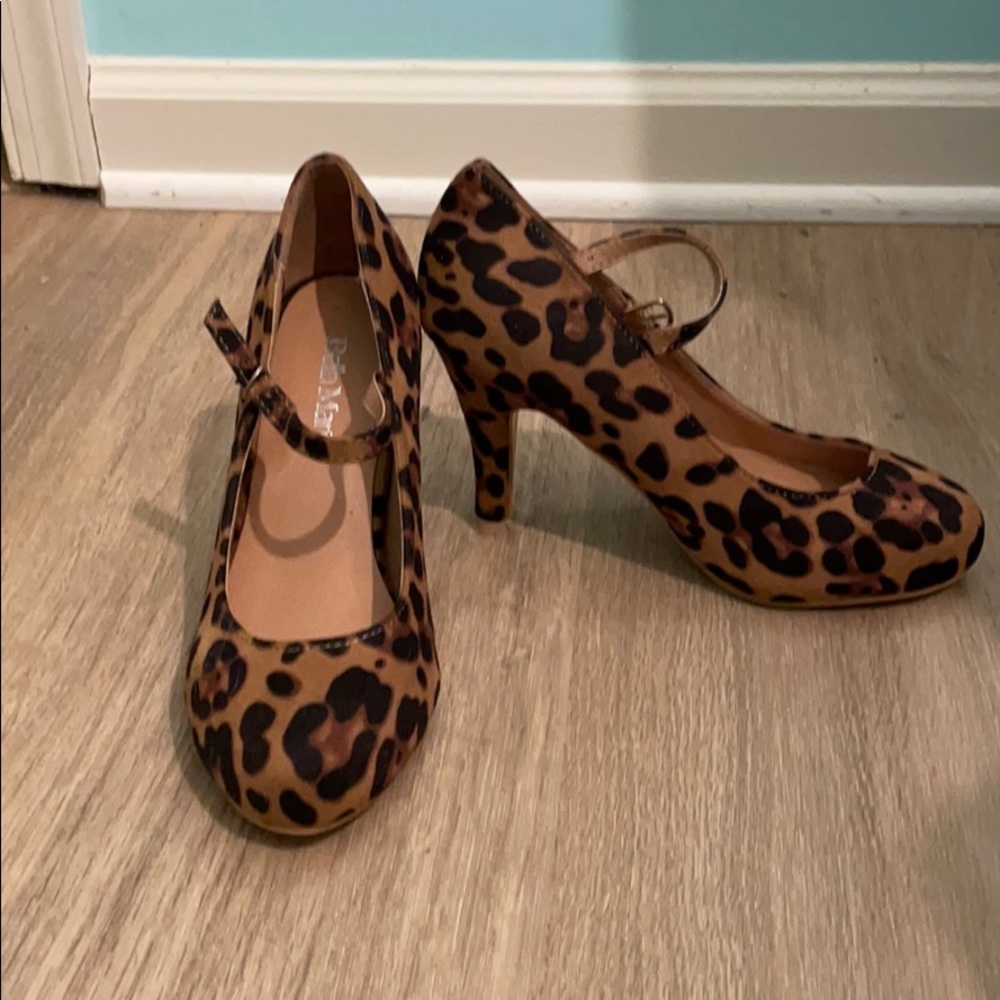Leopard Suede Low Heel Rockabilly Pumps - Picture 13 of 14
